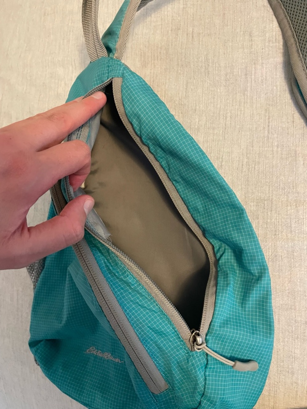 Eddie Bauer - Turquoise Grid Sling Bag - Picture 5 of 9